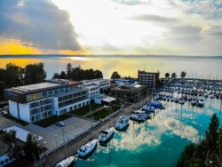 Hotel Yacht Wellness & Business Siófok