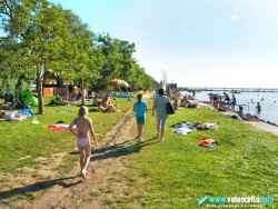 Holdfény Sétány strand Gárdony